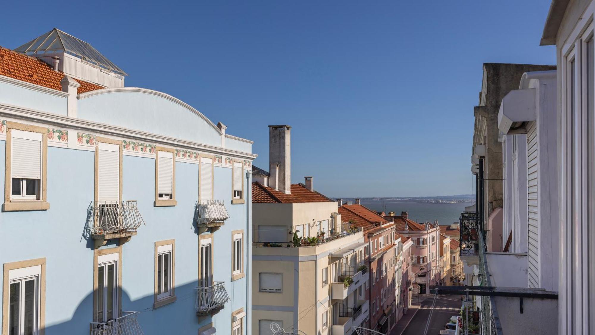 Classic Topfloor Apartment By Lovelystay Lisboa Exterior foto