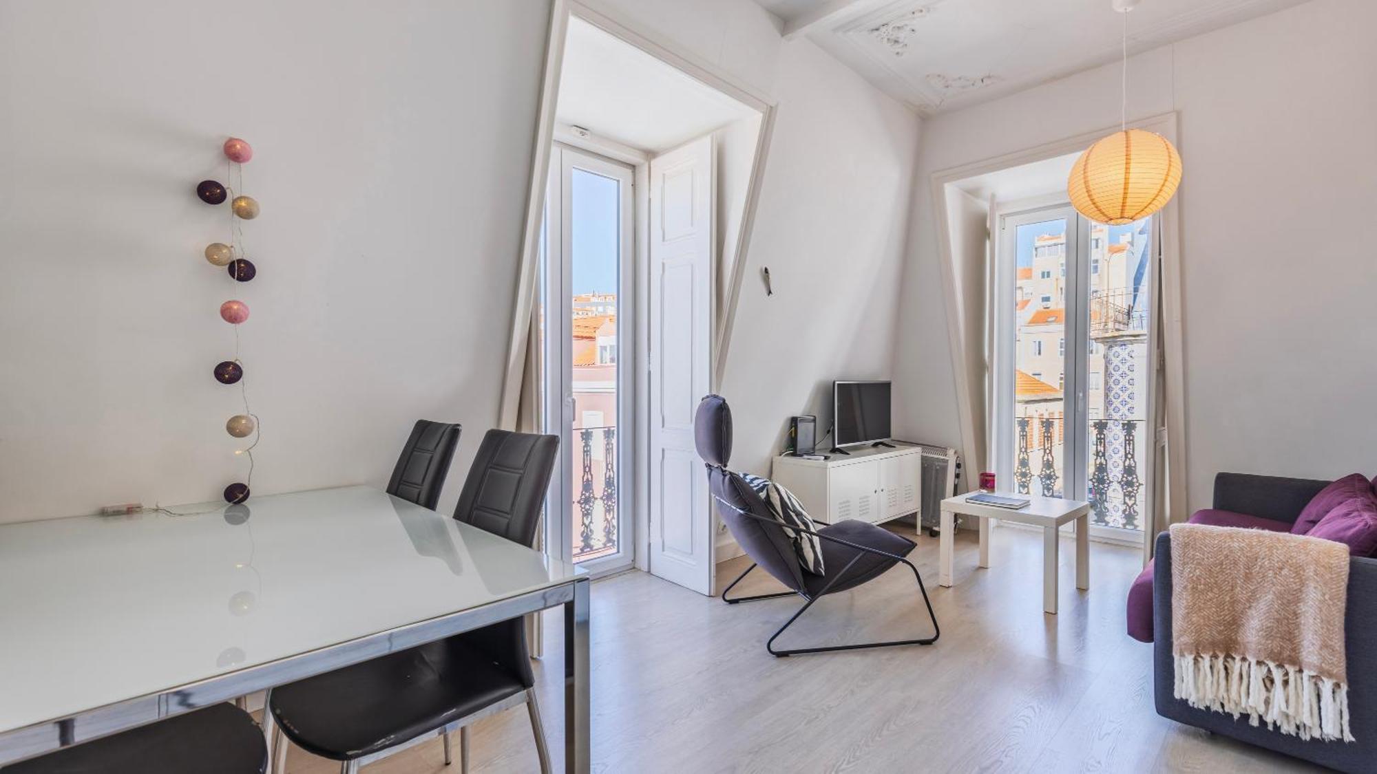Classic Topfloor Apartment By Lovelystay Lisboa Exterior foto