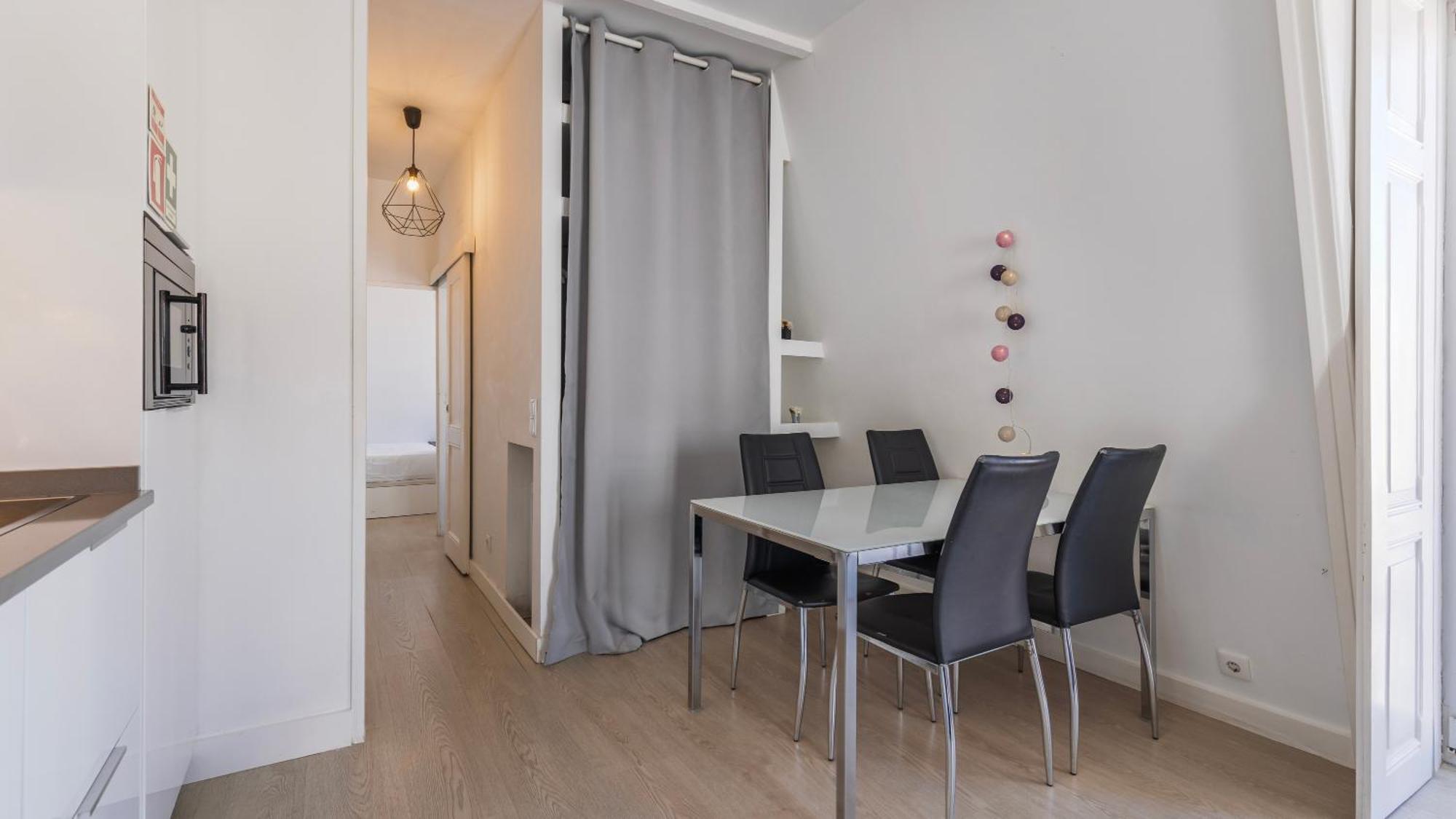 Classic Topfloor Apartment By Lovelystay Lisboa Exterior foto